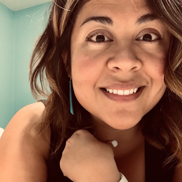 Meet Your Posher - Picture 1 of 4